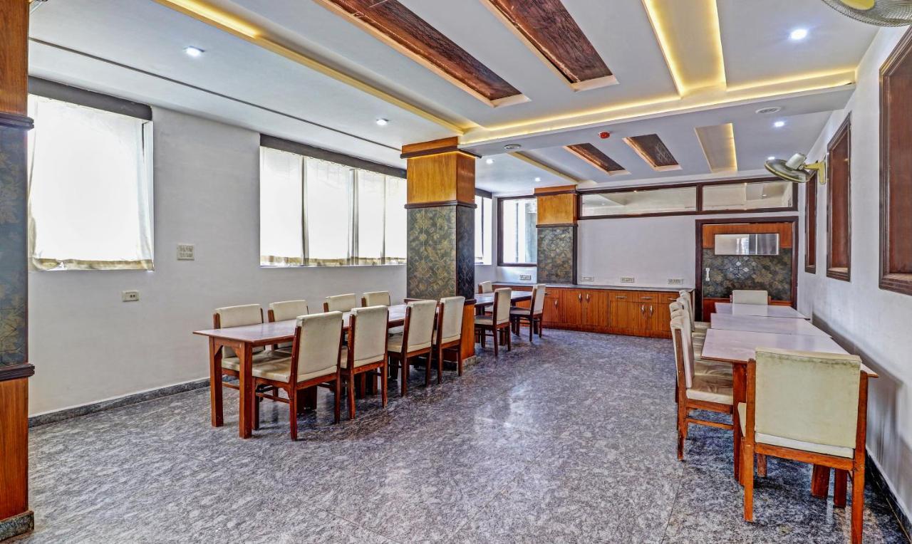 Hotel G B Palace アーグラ エクステリア 写真